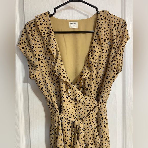 Aritzia Sunday Best Leopard Wrap Mini Flowy Lightweight V Neck Dress Size 4 - Picture 3 of 12